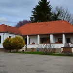Гостевой дом Kerekerdo Vendeghaz *