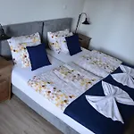 Kerekerdo Vendeghaz Гостевой дом *